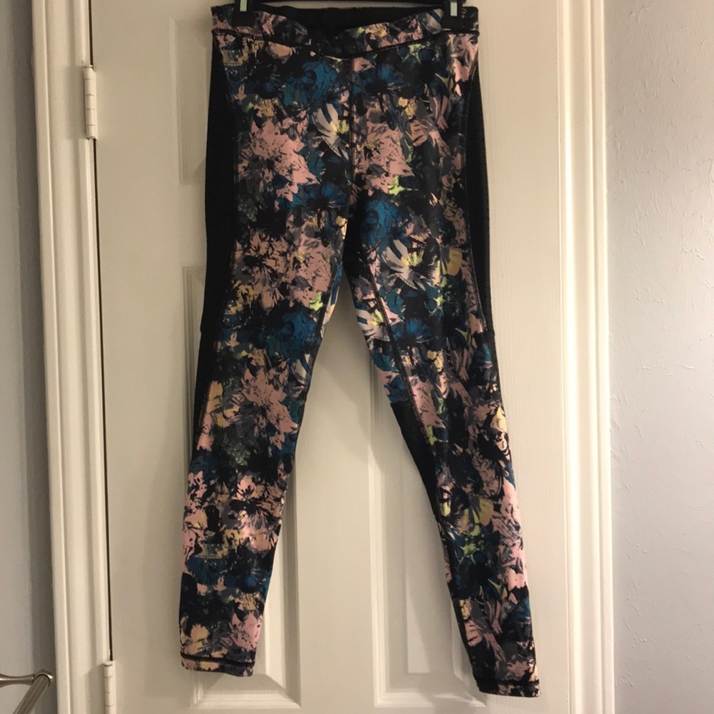 VSX Victoria’s Secret sport leggings floral sz M